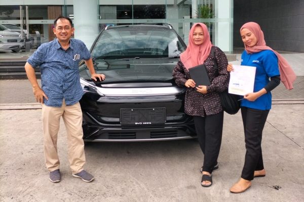 Ibu. Dina